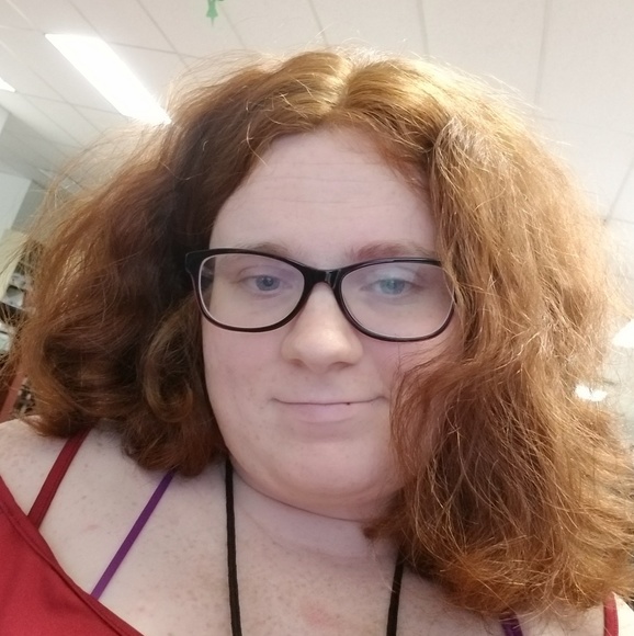 Meet your Posher, Alexis - Picture 2 of 2